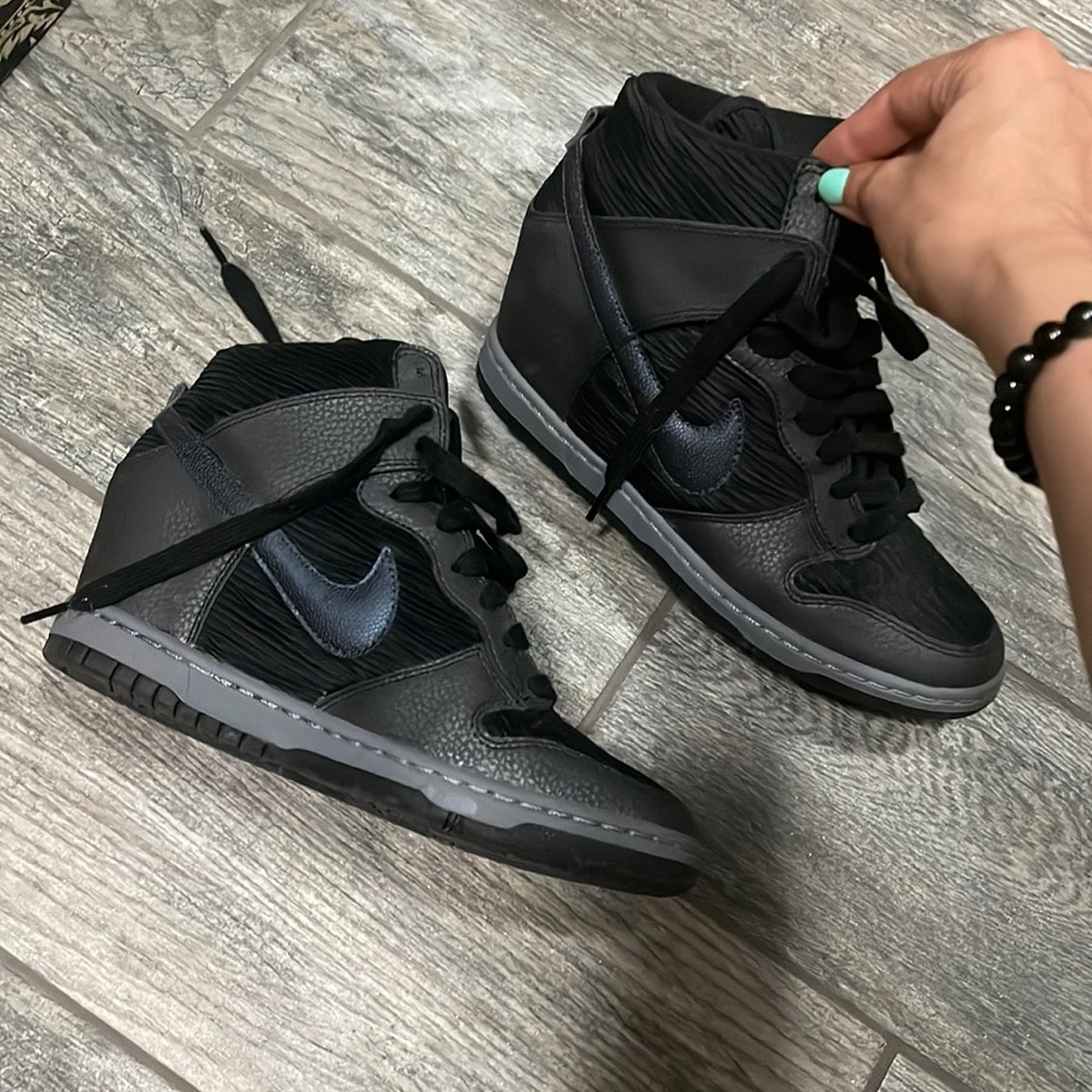 Nike womens- platform